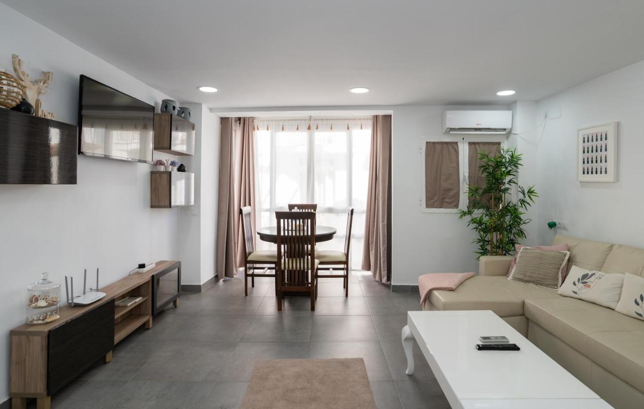 Playa Carihuela Apartamentos El Carmen ตอร์เรโมลิโนส ภายนอก รูปภาพ