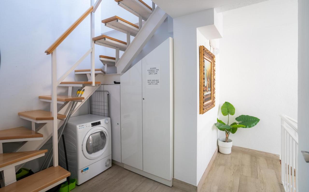 Playa Carihuela Apartamentos El Carmen ตอร์เรโมลิโนส ภายนอก รูปภาพ