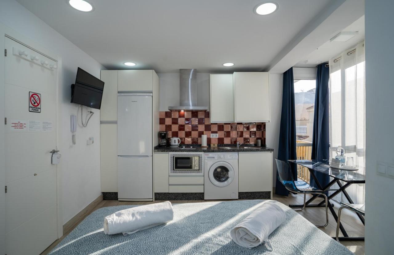 Playa Carihuela Apartamentos El Carmen ตอร์เรโมลิโนส ภายนอก รูปภาพ