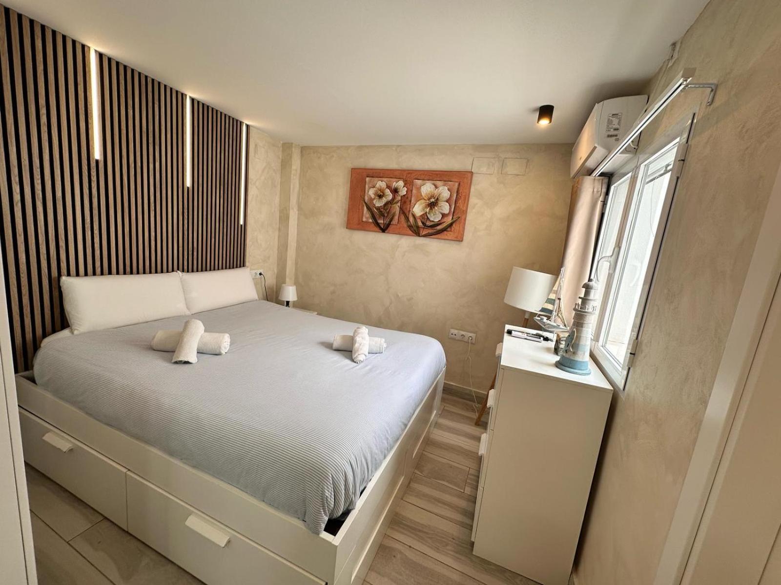 Playa Carihuela Apartamentos El Carmen ตอร์เรโมลิโนส ภายนอก รูปภาพ