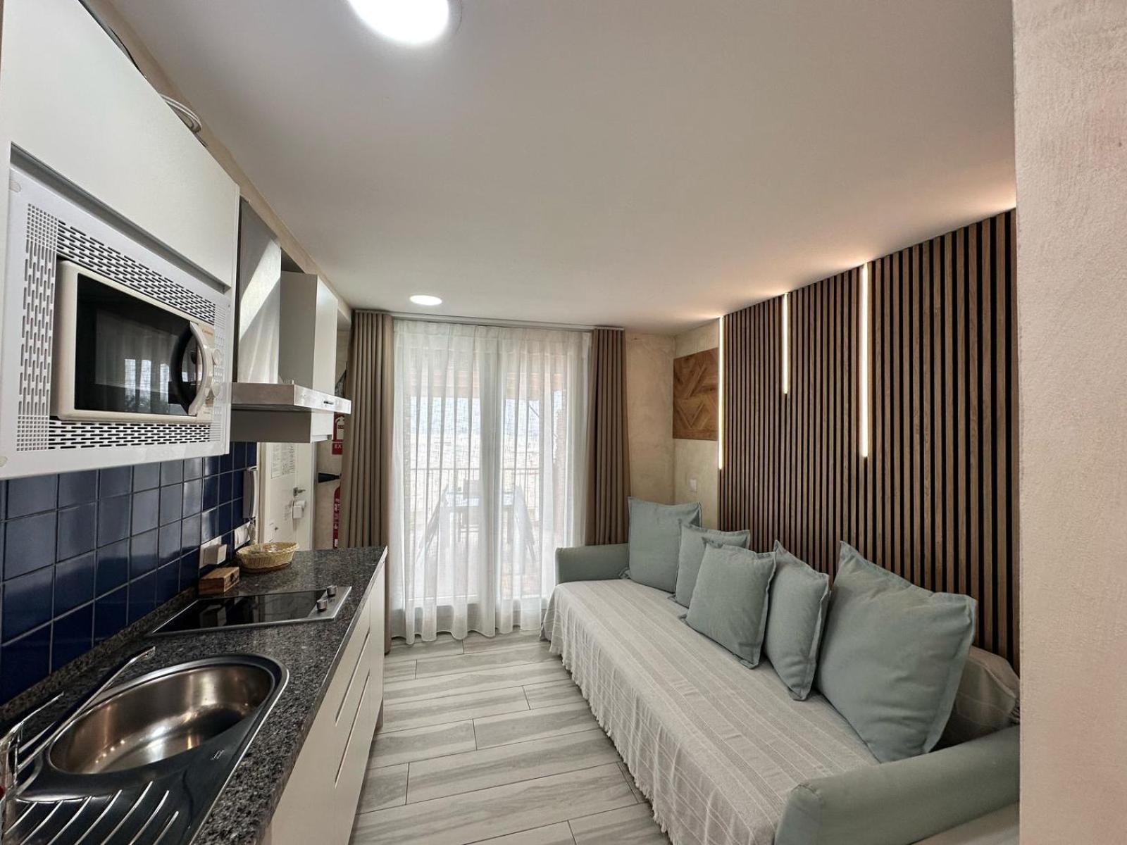 Playa Carihuela Apartamentos El Carmen ตอร์เรโมลิโนส ภายนอก รูปภาพ