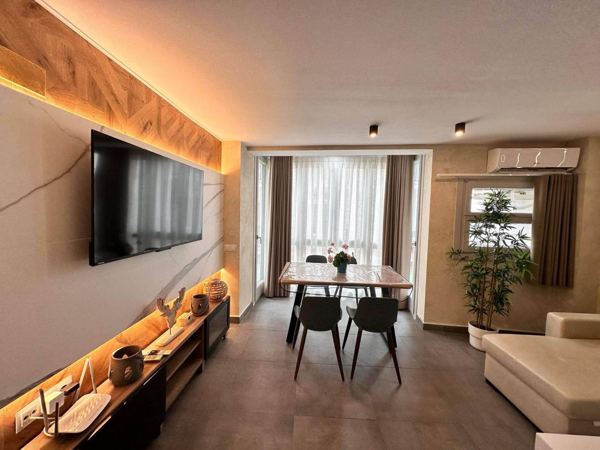 Playa Carihuela Apartamentos El Carmen ตอร์เรโมลิโนส ภายนอก รูปภาพ