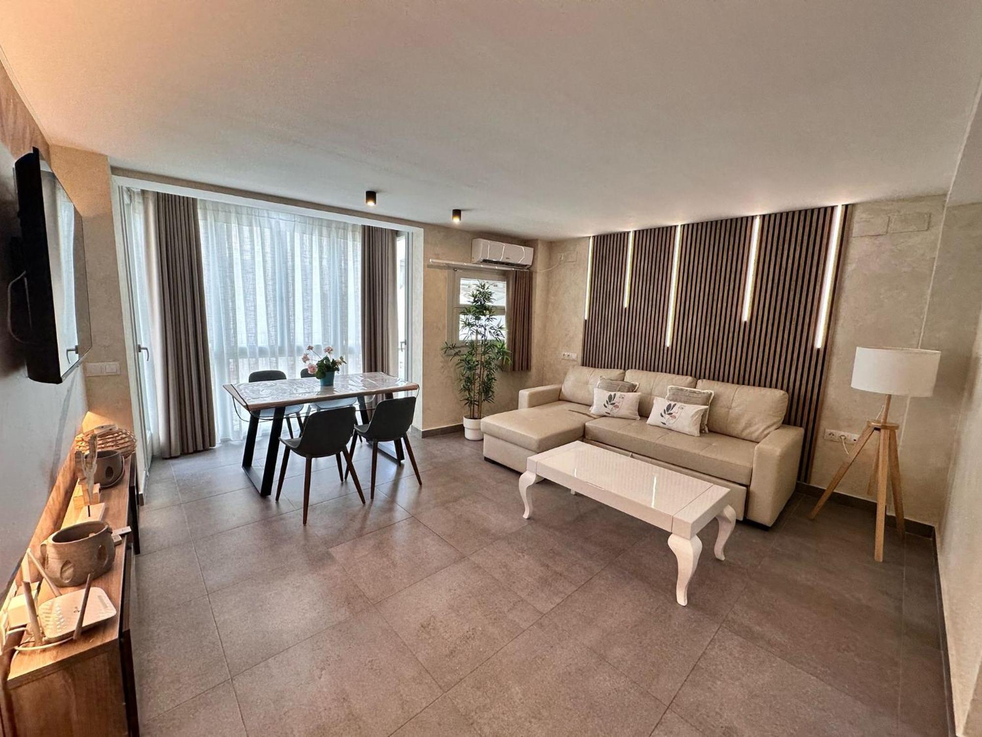 Playa Carihuela Apartamentos El Carmen ตอร์เรโมลิโนส ภายนอก รูปภาพ