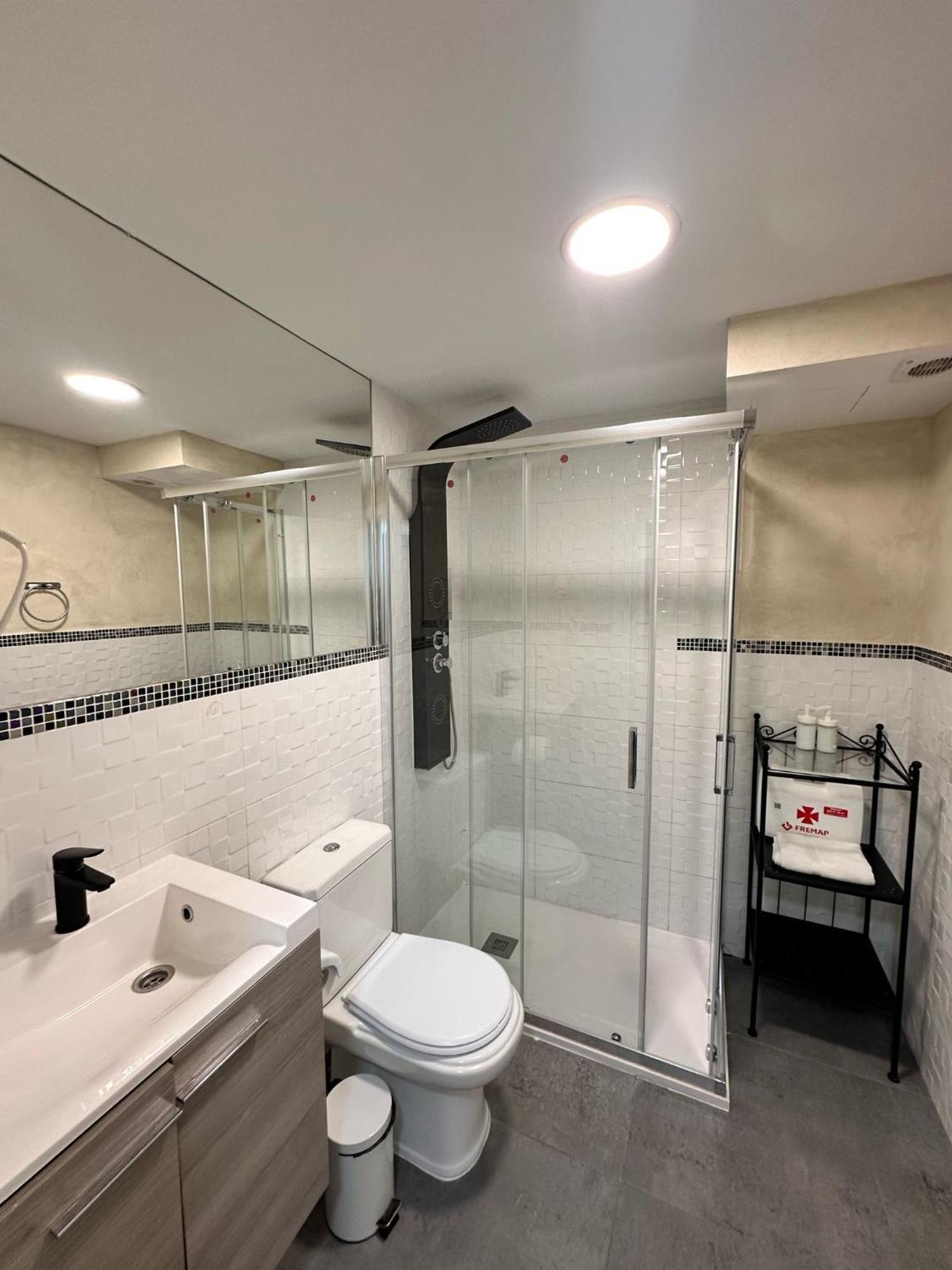 Playa Carihuela Apartamentos El Carmen ตอร์เรโมลิโนส ภายนอก รูปภาพ
